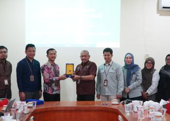 KUNJUNGAN BENCHMARKING SISTEM PENJAMINAN MUTU SERTA PENANDATANGANAN KERJASAMA ANTARA STKIP AL MAKSUM LANGKAT DAN ITSI